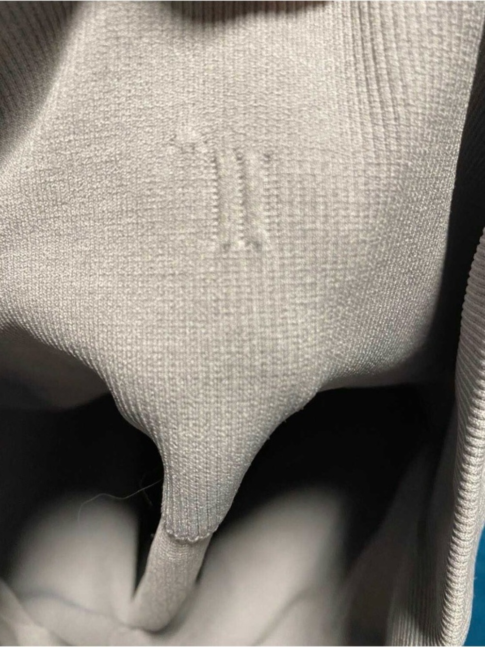 LULULEMON “ IN THE FLOW GREY CROPS - Picture 3 of 6